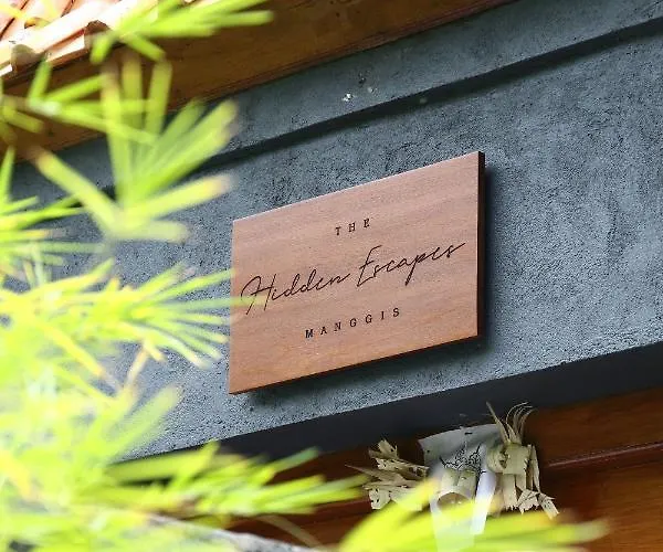 The Hidden Escapes Manggis- Lakeside With Pool, Sauna & Ice Bath 別荘 パダンバイ