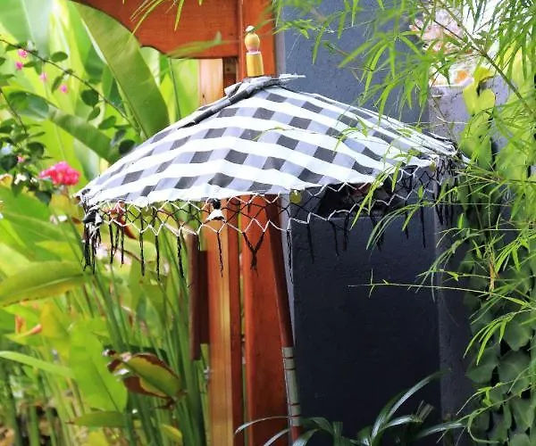 The Hidden Escapes Manggis- Lakeside With Pool, Sauna & Ice Bath パダンバイ