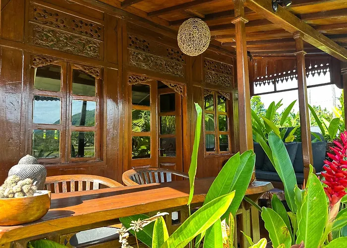 別荘 The Hidden Escapes Manggis- Lakeside With Pool, Sauna & Ice Bath
