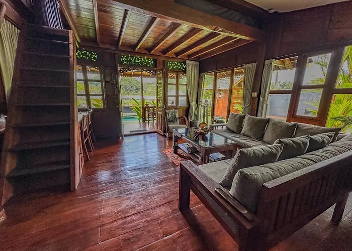 別荘 The Hidden Escapes Manggis- Lakeside With Pool, Sauna & Ice Bath *