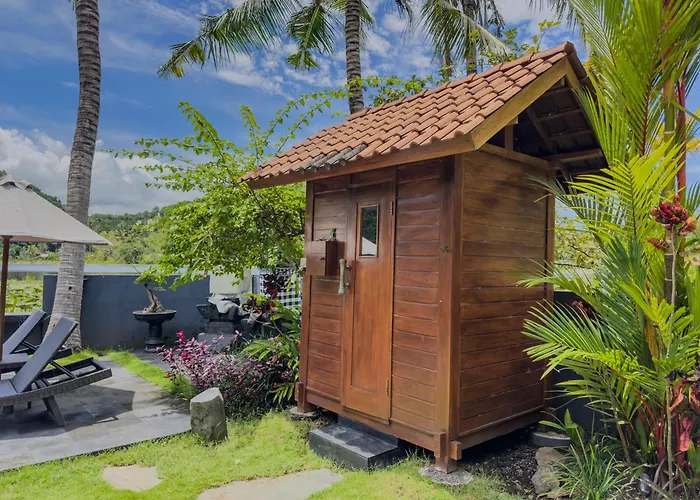 The Hidden Escapes Manggis- Lakeside With Pool, Sauna & Ice Bath 別荘