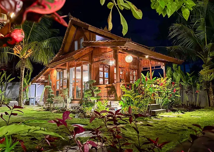 The Hidden Escapes Manggis- Lakeside With Pool, Sauna & Ice Bath