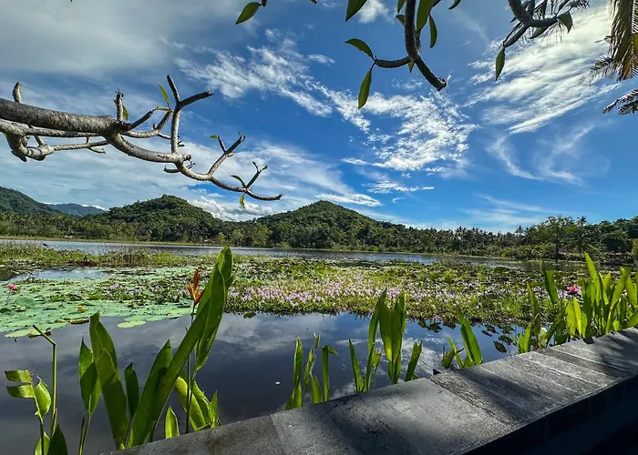 別荘 The Hidden Escapes Manggis- Lakeside With Pool, Sauna & Ice Bath