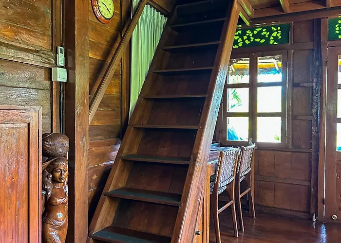 The Hidden Escapes Manggis- Lakeside With Pool, Sauna & Ice Bath