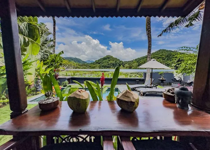 The Hidden Escapes Manggis- Lakeside With Pool, Sauna & Ice Bath パダンバイ