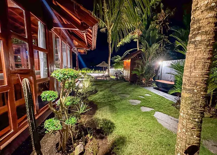 The Hidden Escapes Manggis- Lakeside With Pool, Sauna & Ice Bath 別荘 *