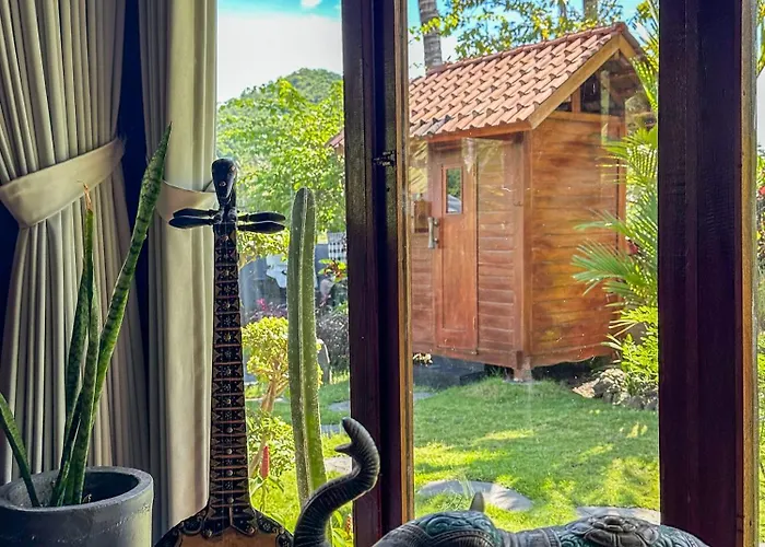 The Hidden Escapes Manggis- Lakeside With Pool, Sauna & Ice Bath 別荘 *